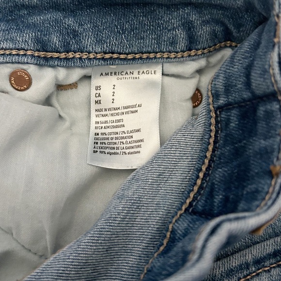 American Eagle Curvy Hi-Rise Shortie Size 2 Super Stretch Distressed - Picture 4 of 5